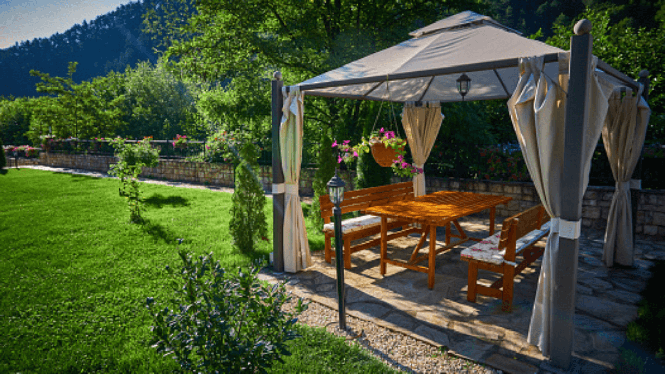 OUTSTANDING BACKYARD LANDSCAPING IDEAS: GAZEBOS IN THE BACKYARD - KHW ...